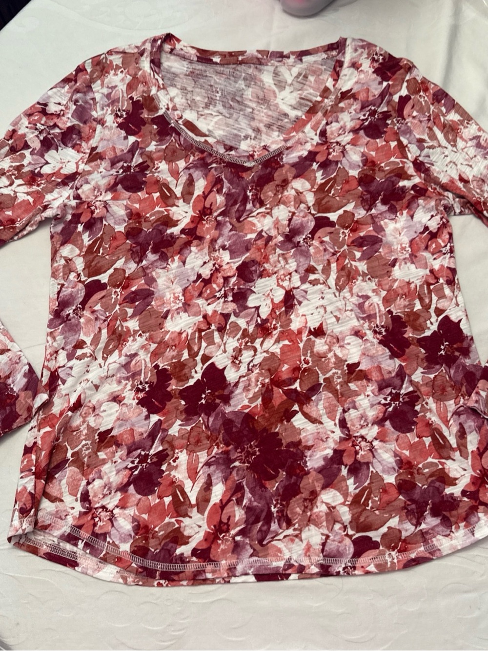 NWT blue sol Womens Floral V-Neck Long Sleeve Top - Pink Multi